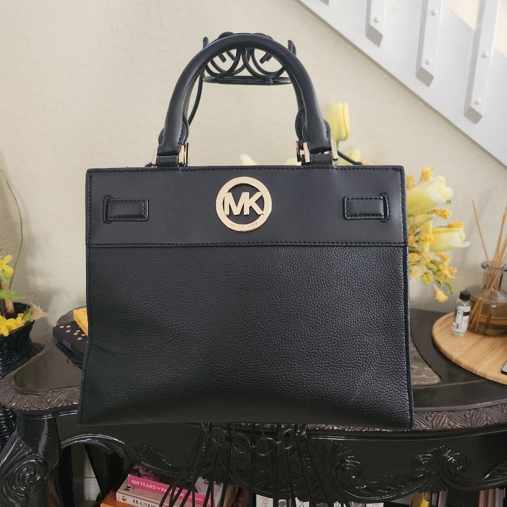 Michael Kors Reagan small Satchel